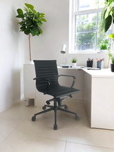 Load image into Gallery viewer, Elegante Home and Office Chair - Mr Nanyang