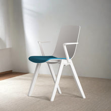 Load image into Gallery viewer, UniVersa R30 Stackable Chair - Mr Nanyang