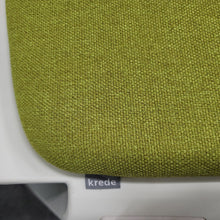 Load image into Gallery viewer, UniVersa R30 Stackable Chair - Mr Nanyang