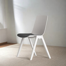 Load image into Gallery viewer, UniVersa R30 Stackable Chair - Mr Nanyang
