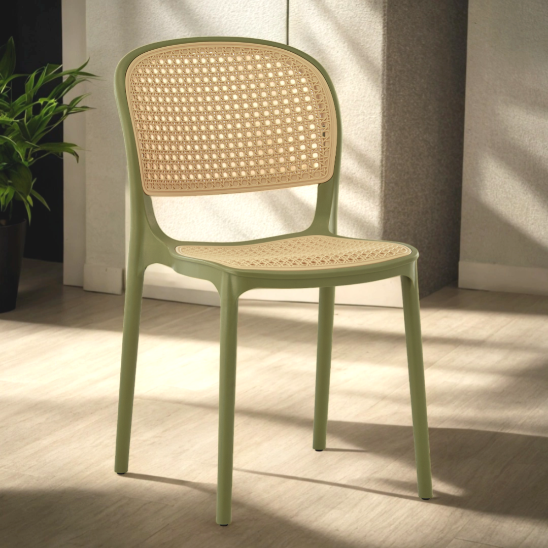 Stylish Plastic Rattan Chair: Durable Outdoor & Indoor Comfort